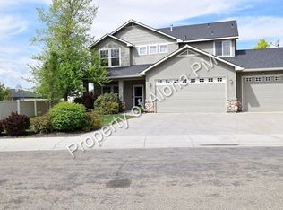 3821 N Cool River Way, Meridian, ID 83646