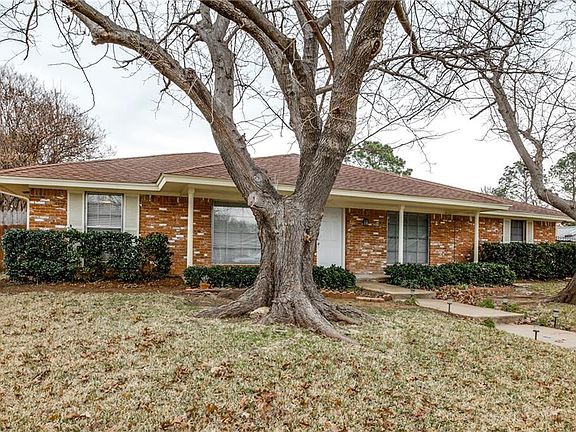 2nd image of 1817 Elm Crest Dr