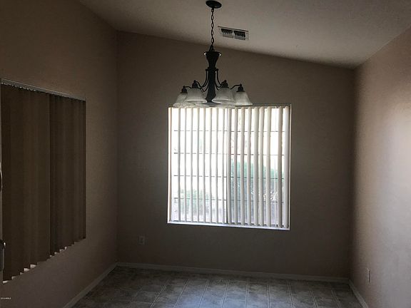 5th image of 16047 W Larkspur Dr