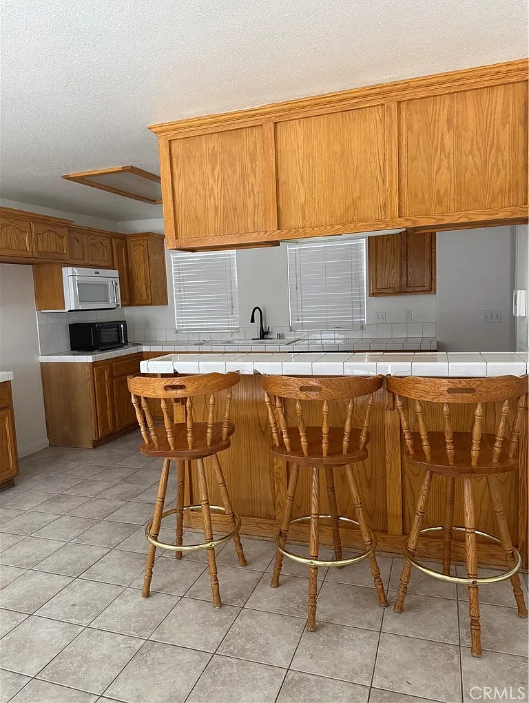 3 bed, 1736 sqft, $1,950 — Photo 2