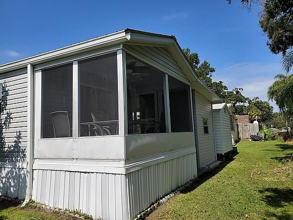 Back view - screened porch