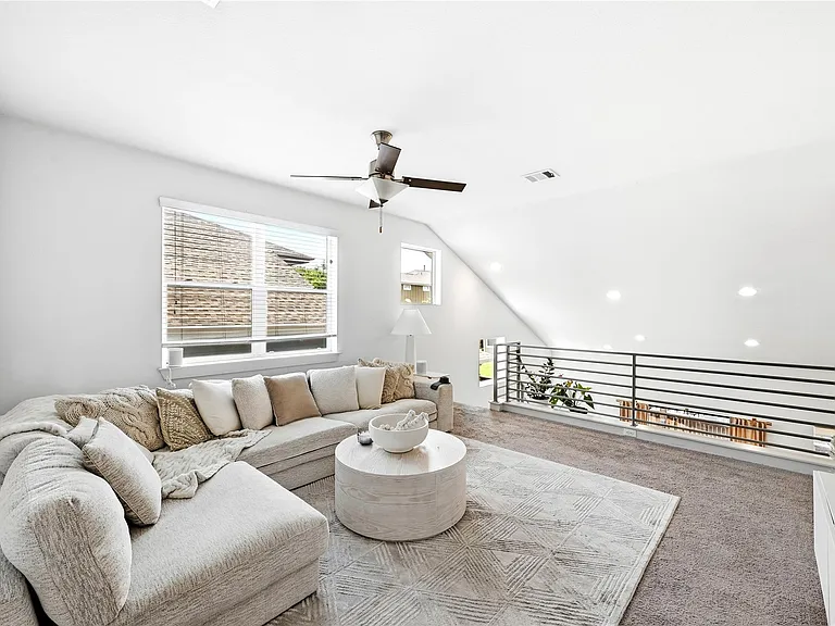 2306 Capulet St — Photo 14