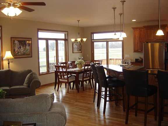 2nd image of 1318 Pine Cir