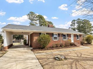 606 W Harnett St, Benson, NC 27504