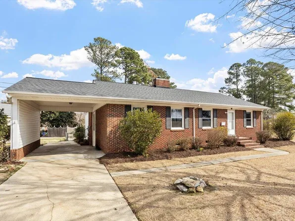 606 W Harnett St, Benson, NC 27504