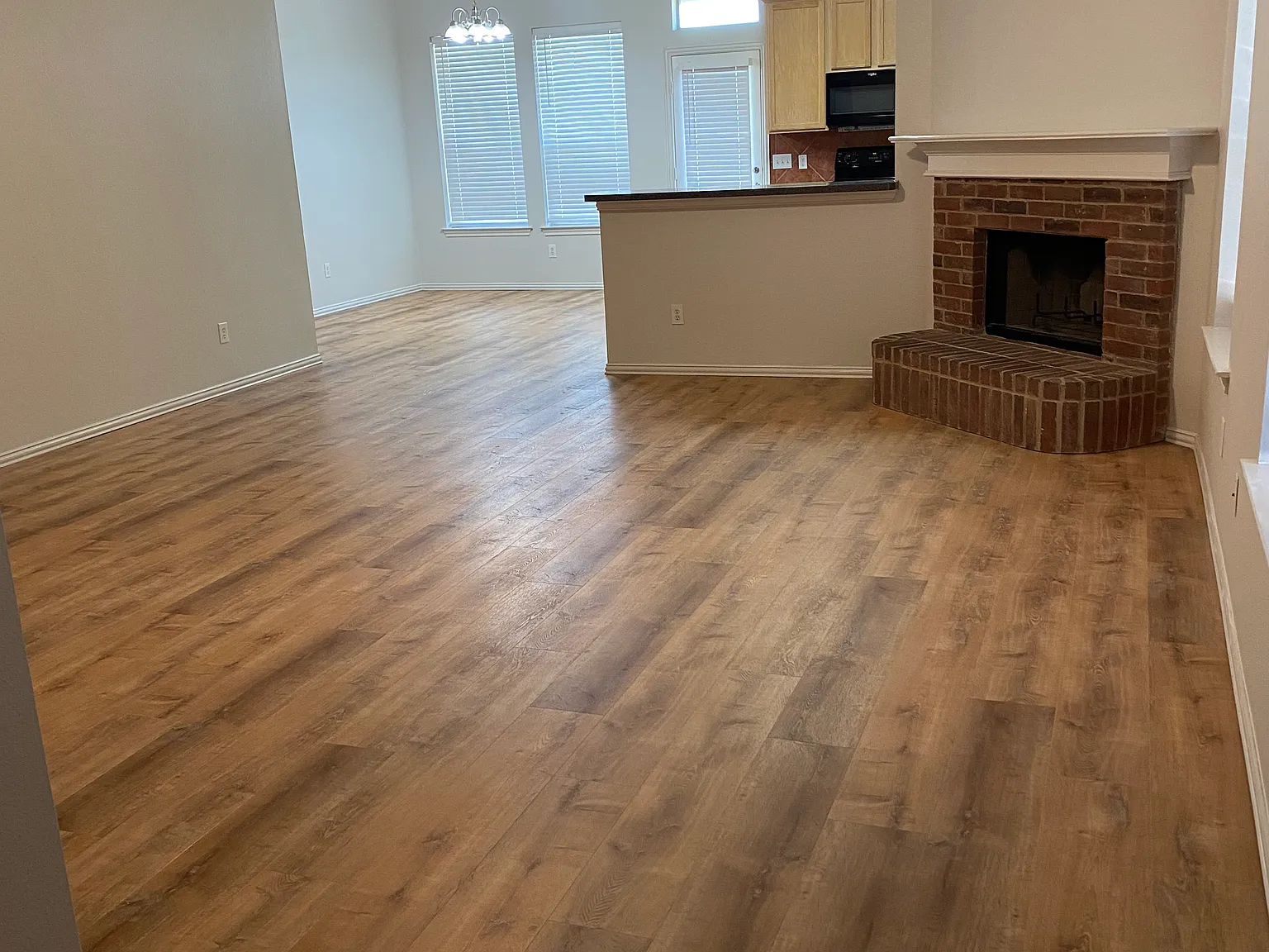 4 bed, 1910 sqft, $2,000 — Photo 2