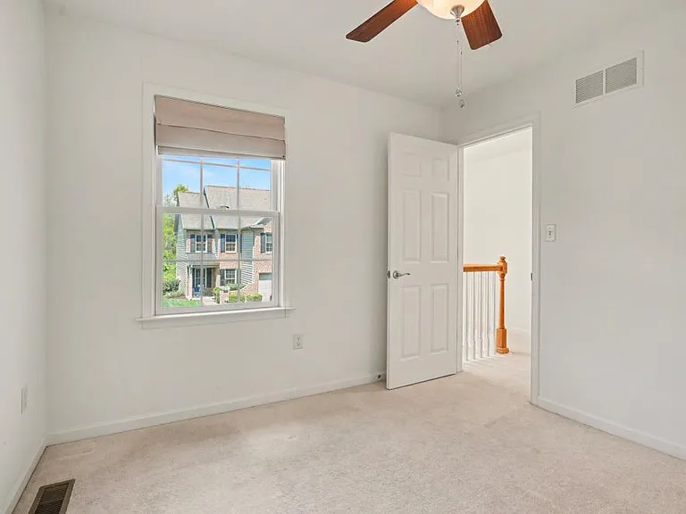 5050 Mendenhall Dr — Photo 17