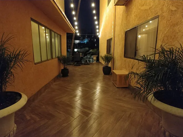 Five Star Suites — Photo 11