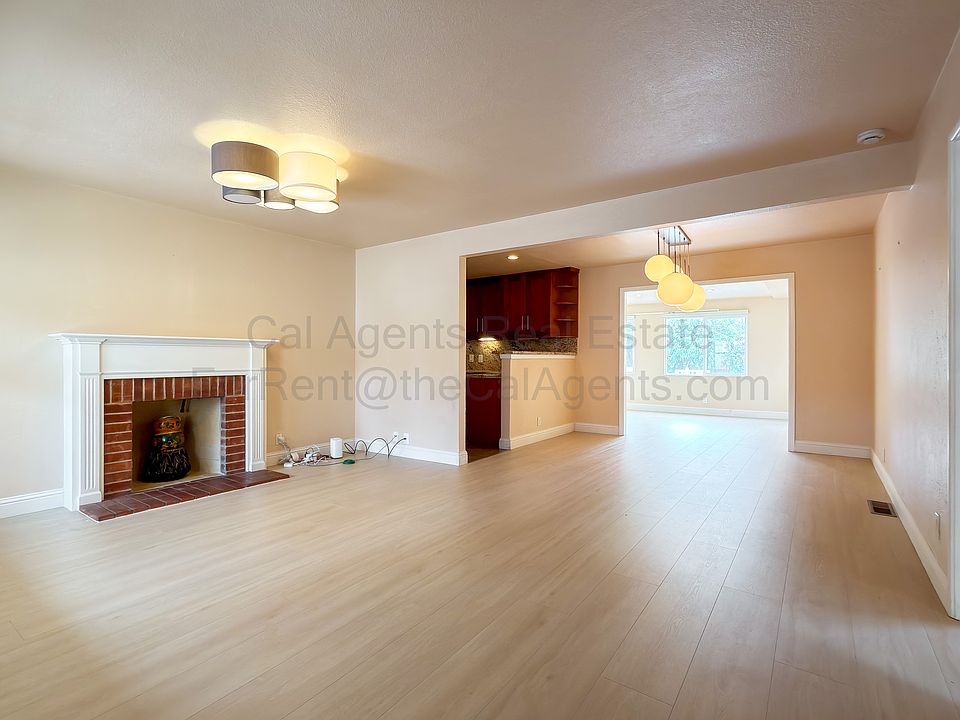 1st image of 23940 Carmelita Dr