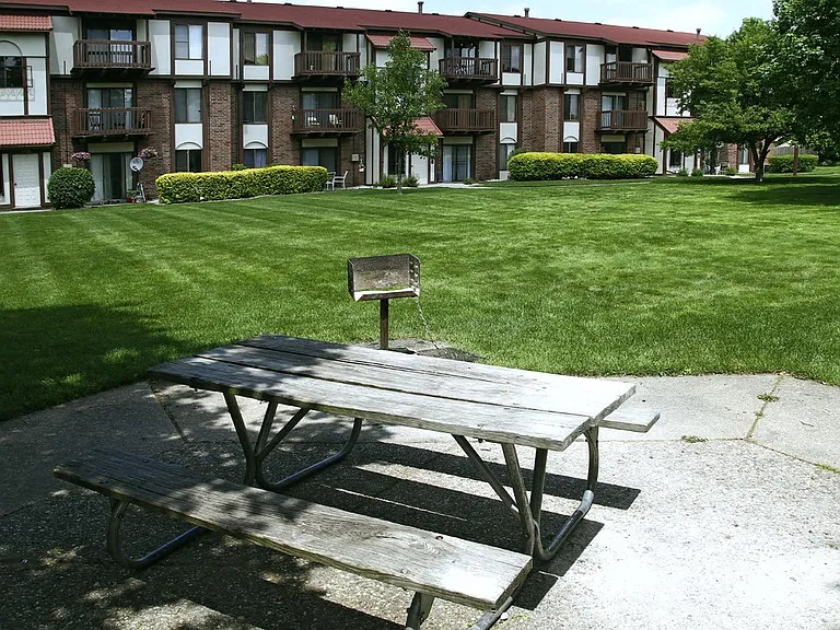 Madeira Apartments — Photo 25