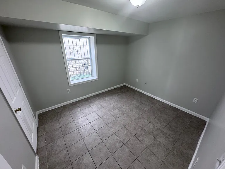 132 Fabyan Pl #1F — Photo 2