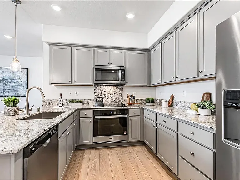 379 Lundy Pl — Photo 23