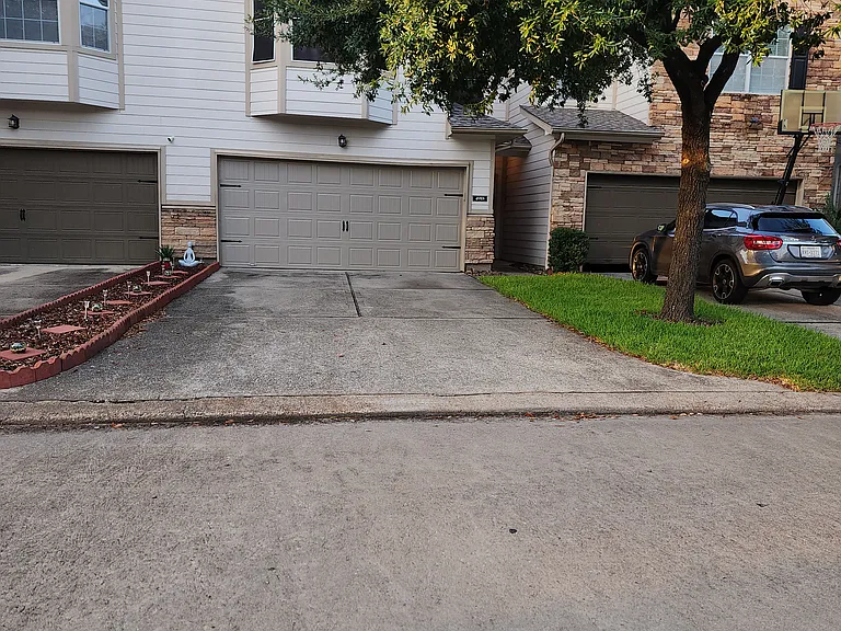 4918 Landward Ln — Photo 1