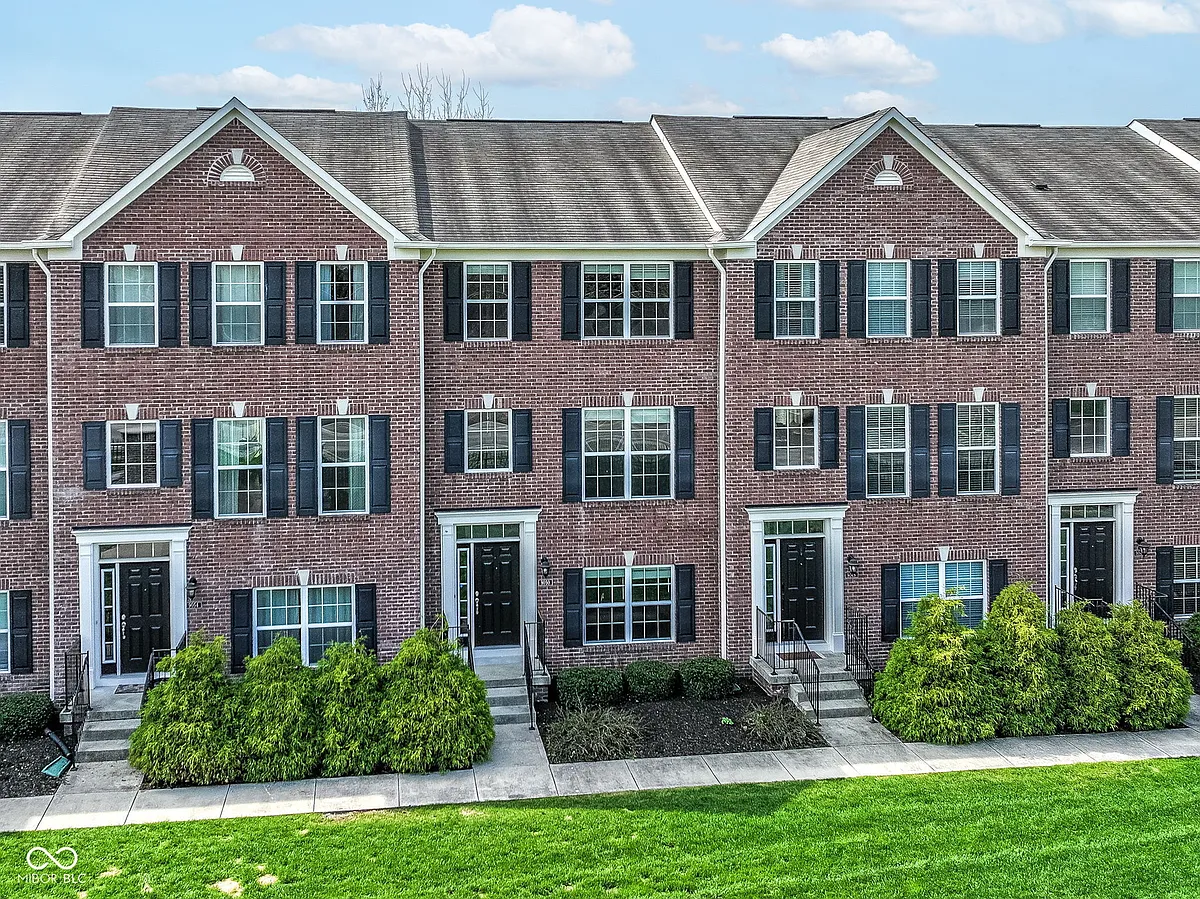 Building Photo - 9050 Mercer Dr