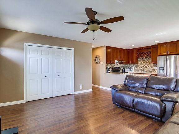 5th image of 2883 Casey St #B