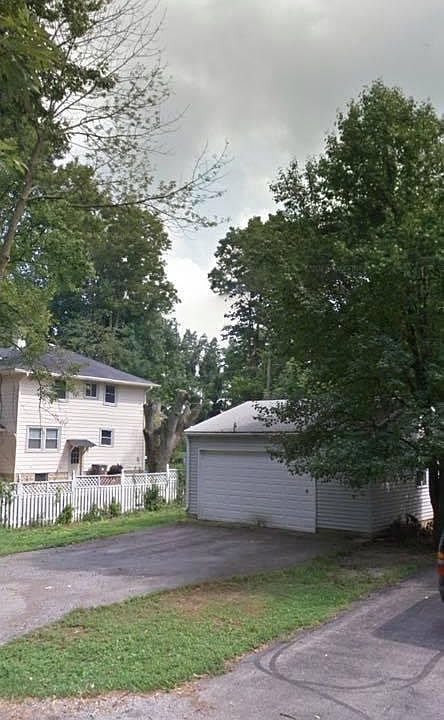 1st image of 939 E Mills Ave