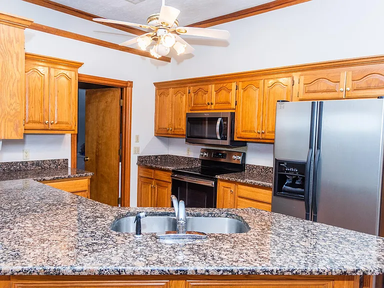 716 Azalea Hill Dr — Photo 4