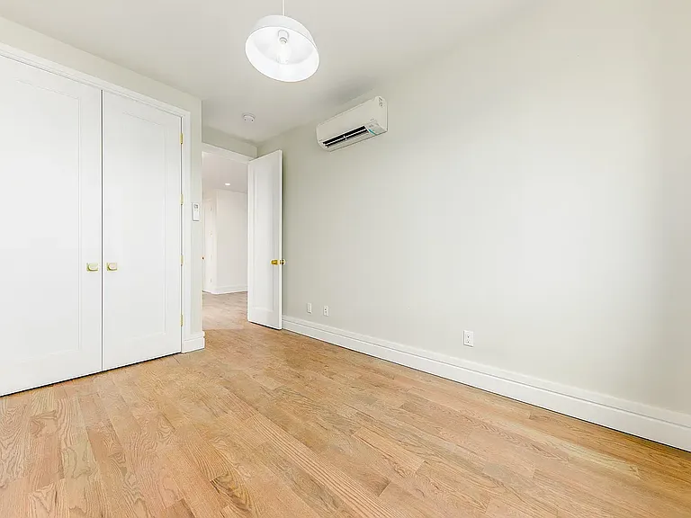 126 E 54th St #3B — Photo 8