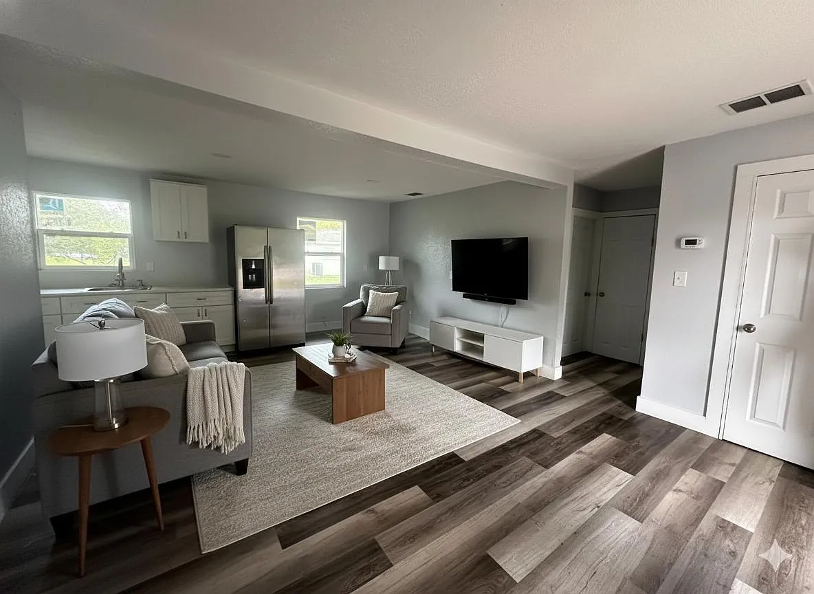 4 bed, 2.0 bath, 1900 sqft, $910 — Photo 3