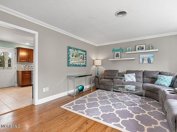 3rd image of 182 Arizona Drive