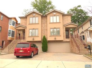 538 2nd St APT A, Palisades Park, NJ 07650
