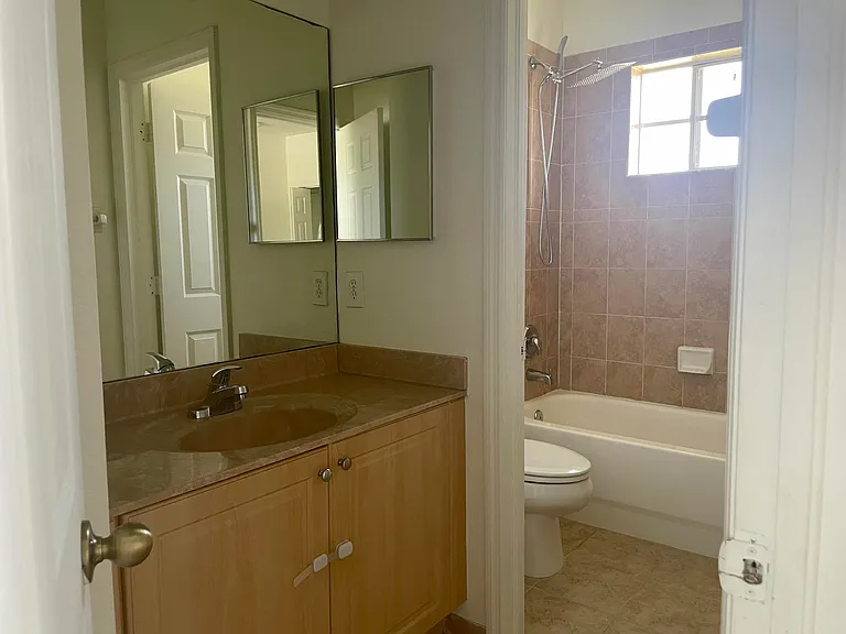 5187 SE Mariner Garden Cir — Photo 7