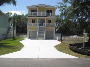 5065 Oak Leaf Ln, Hernando Beach, FL 34607