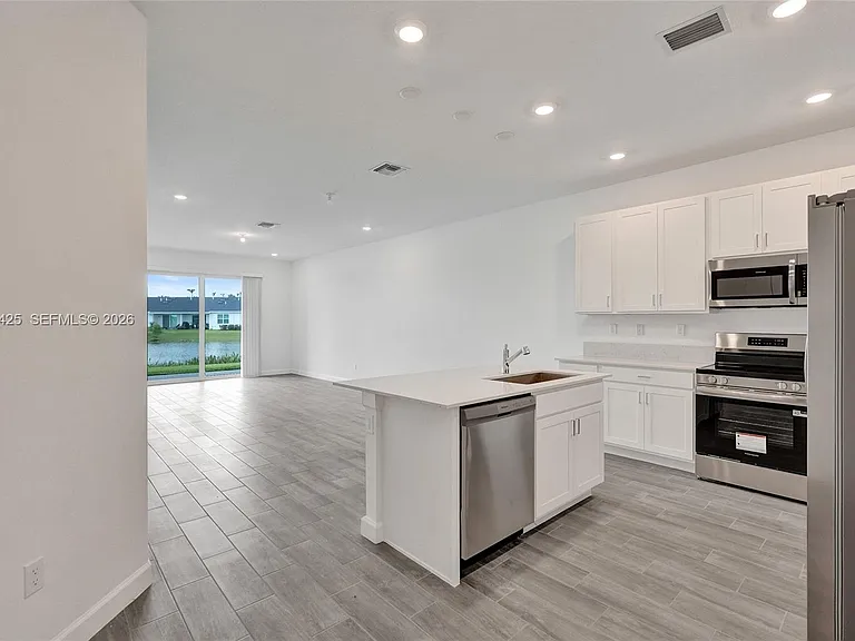 3777 Harborside Ave — Photo 3