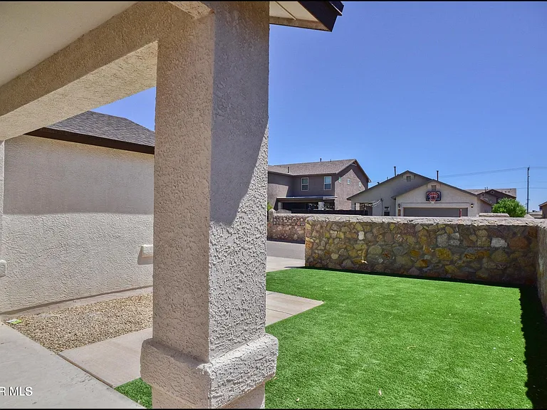 2120 Thomas Lackland St — Photo 39