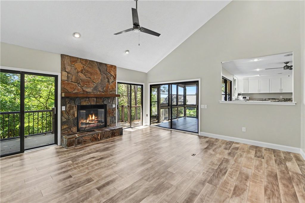 7 Spy Glass Ln, Salem, SC - More