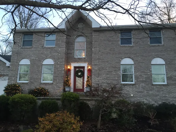 126 Applewood Ln, Slippery Rock, PA 16057