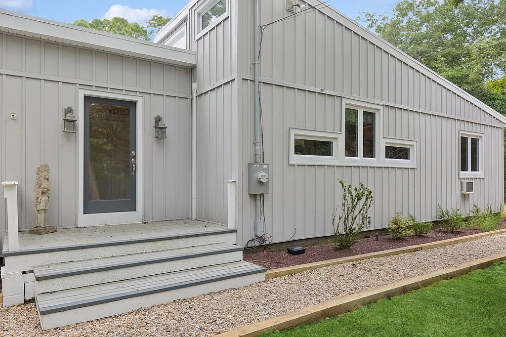 Woodland Serenity Meets Coastal Chic in the Hamptons — Photo 3