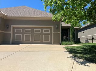 10944 S Wrangler St, Olathe, KS 66061
