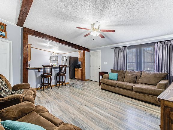 3rd image of 1110 Melrose Dr