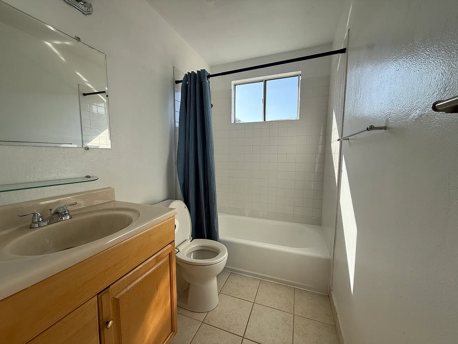 3 bed, 1.5 bath, 1078 sqft, $3,400 — Photo 4