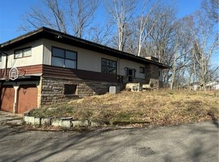 4000 Fox Ln, Canfield, OH 44406