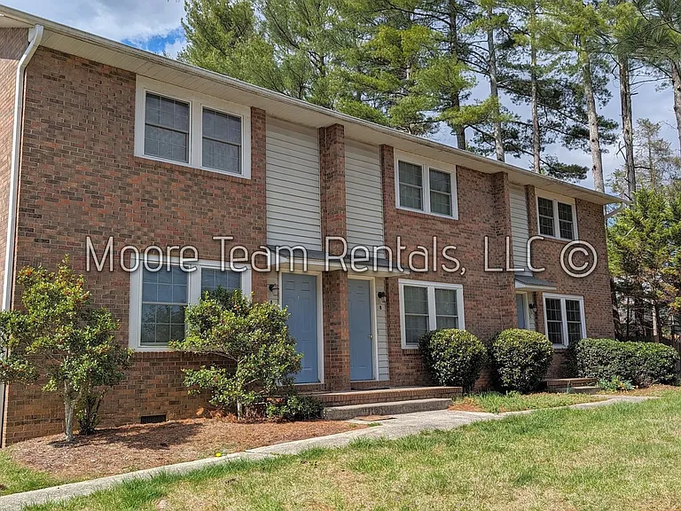 300 Morgan Rd — Photo 1