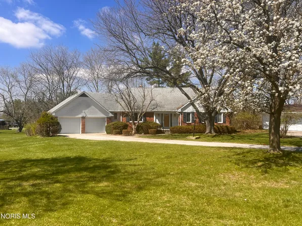 109 Ottekee Dr, Perrysburg, OH 43551