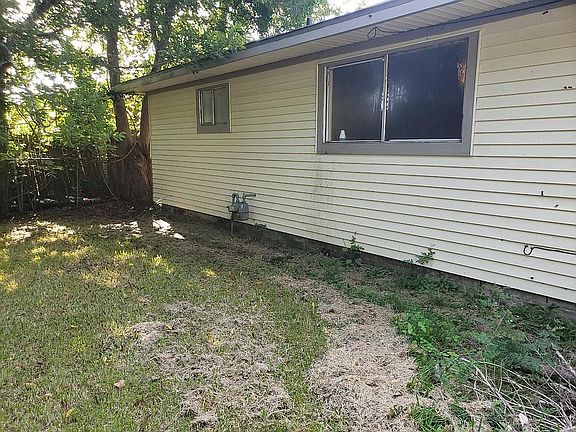 5th image of 4605 E 37th St