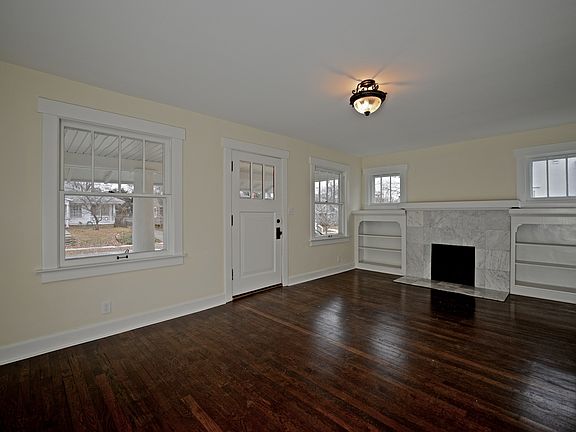 2nd image of 5910 Kenwood Ave