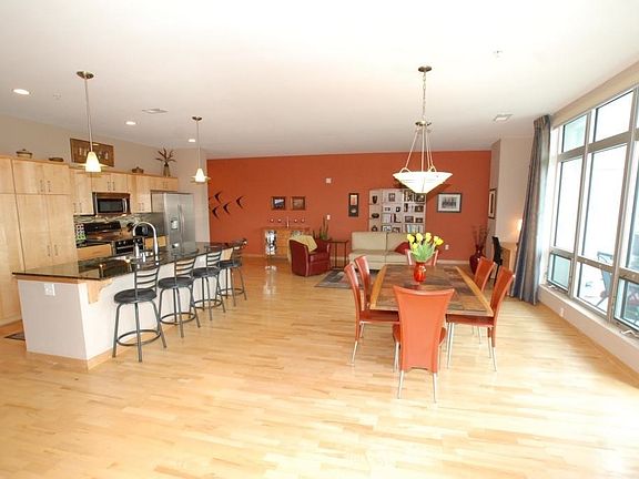5th image of 601 E Ogden Ave Unit 410