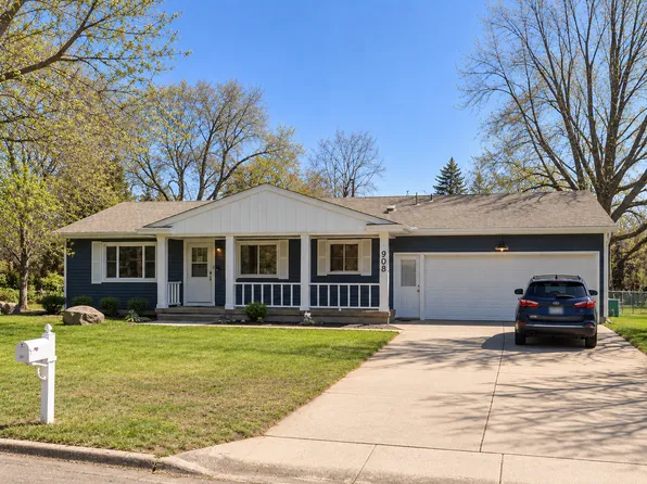 908 Brenda Lee Dr, Saint Cloud, MN 56303