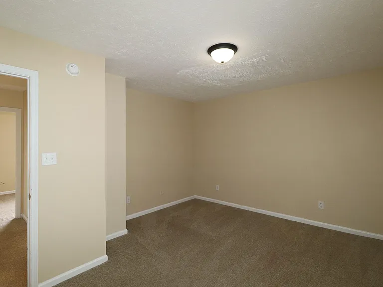 107 Floyd Ct — Photo 8