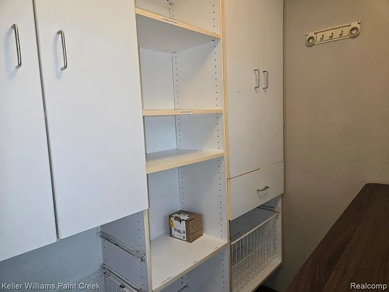 1125 S Long Lake Blvd — Photo 41