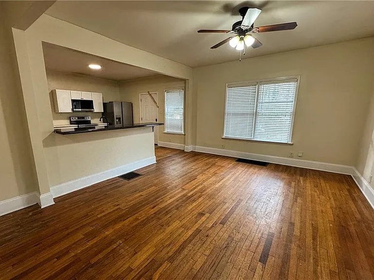1637 Columbia Dr — Photo 21