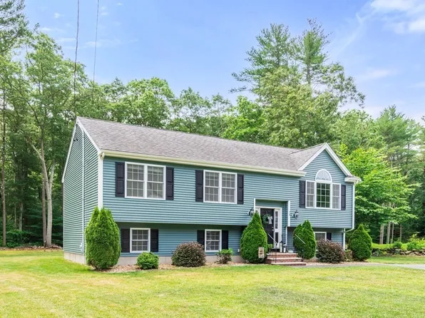 73 Round Table Ln, Taunton, MA 02780
