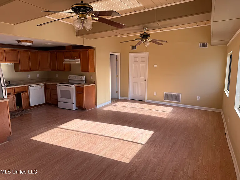 10633 Woolmarket Lake Rd — Photo 3