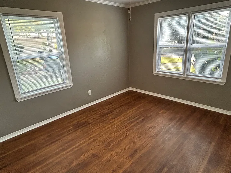 4115 E 28th Pl — Photo 8