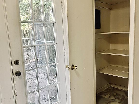 5th image of 1305 Collins Dr