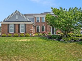 8321 Oxford Ln, Grand Blanc, MI 48439